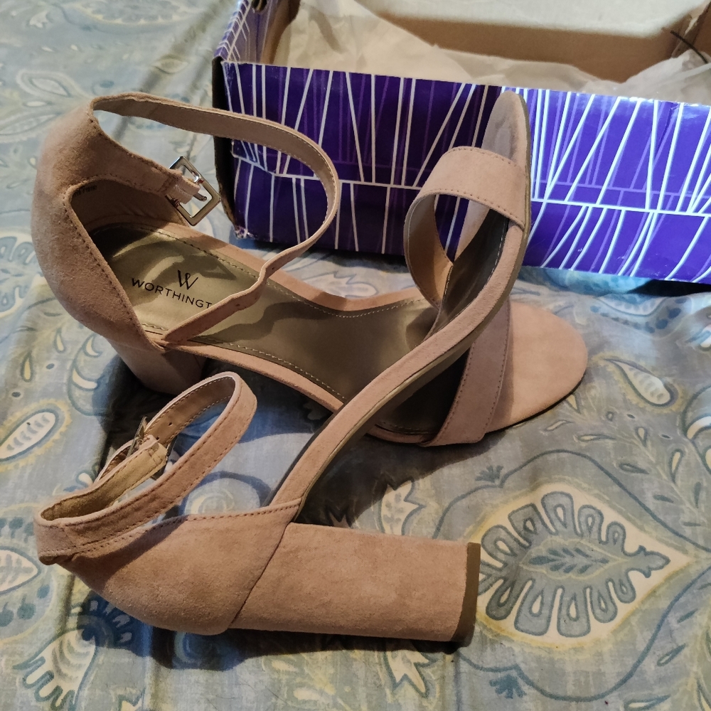 Dress shoes